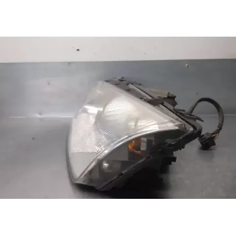 0301174271824 фара передняя Ford Mondeo Mk III 2000