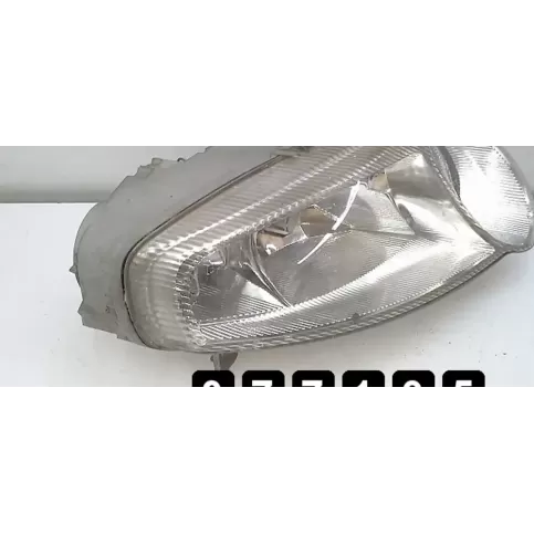 0301186202468261940 фара передняя Alfa Romeo 147 2001
