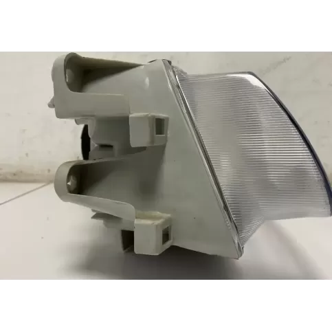 082161126 фара передняя Mazda 323 1997