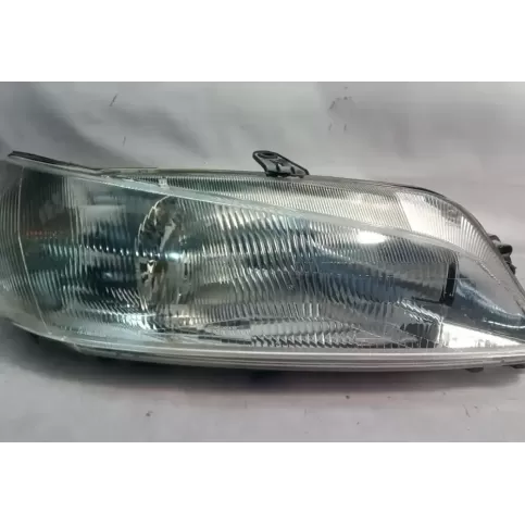 086625 фара передняя Peugeot 306 1999