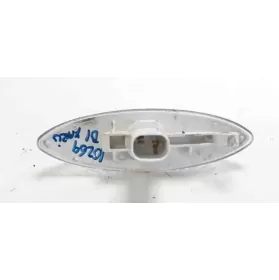 108904320 фара передняя Toyota Yaris 2002