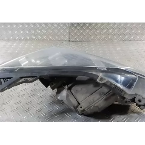 13252433 фара передняя Opel Astra H 2004