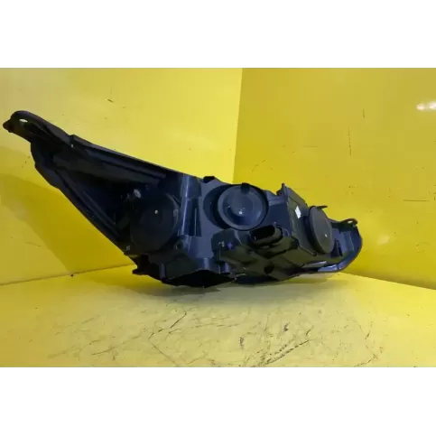13D155AD фара передняя Ford Focus 2012