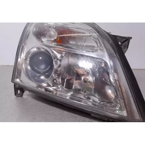 15588801 фара передняя Opel Vectra C 2002