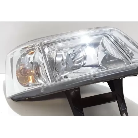 20A467B фара передня Volkswagen Transporter - Caravelle T5 2007