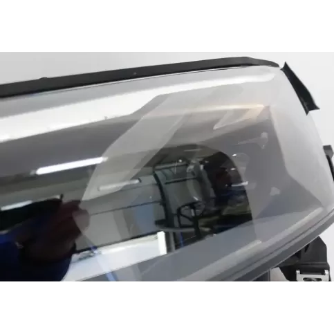 4J3941085 фара передня Audi E-tron GT 2021