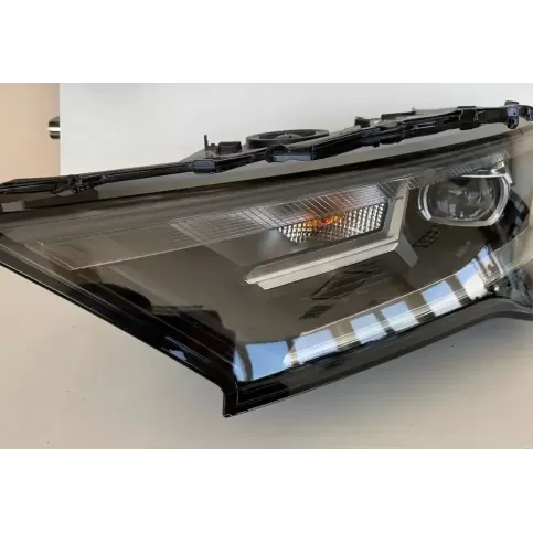 4M0941011B фара передня Audi Q7 4M 2020
