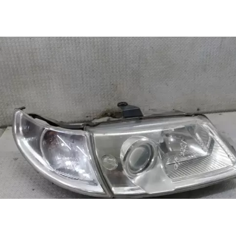 5142146 фара передня Saab 9-5 2000