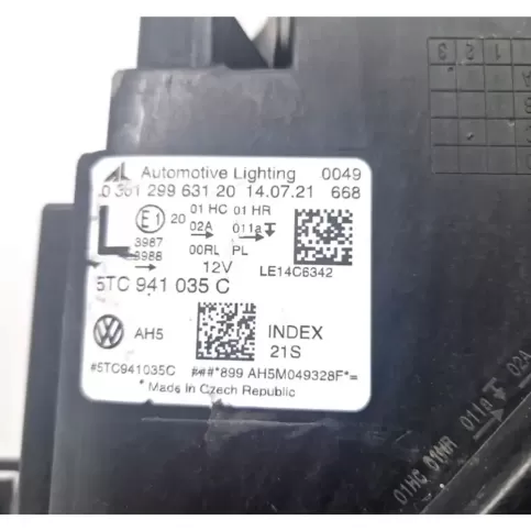 5TC941035C фара передня Volkswagen Touran III 2015