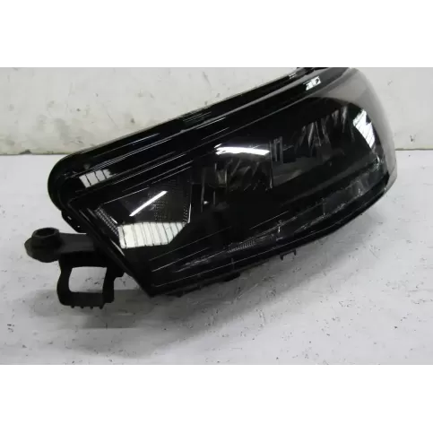 6V8941015 фара передняя Skoda Fabia Mk4 (6VA) 2021