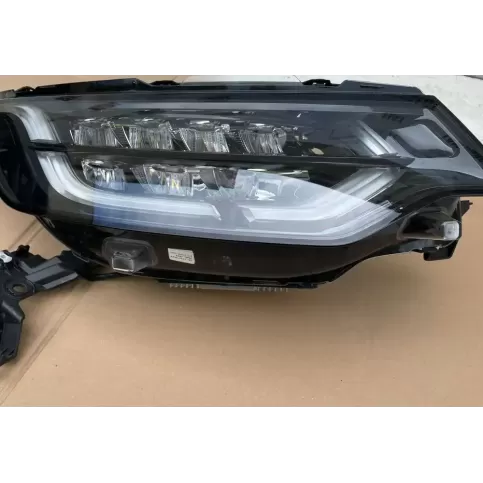 89913746 фара передняя Land Rover Discovery 5 2021