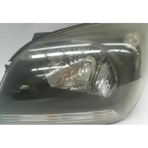 921011F021 фара передняя KIA Sportage 2004
