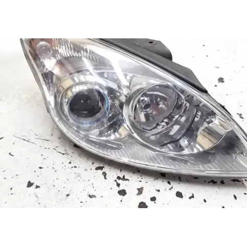 921022LXXX фара передняя Hyundai i30 2010