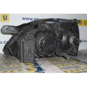 92102FD011 фара передня KIA Rio 2000