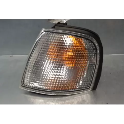 B613590J00 фара передняя Nissan Primera 1990