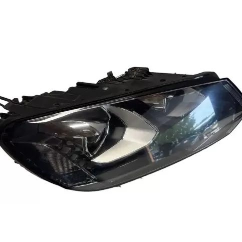 BK0941597E фара передняя Volkswagen Touareg II 2011