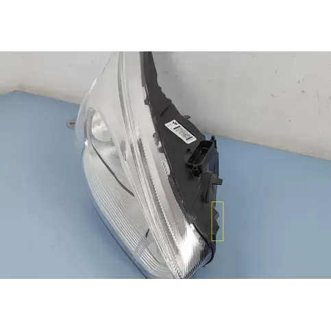 F1EB13W029AFB фара передняя Ford Focus 2015
