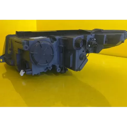 GJ32-13W029-EA фара передняя Land Rover Evoque II 2019
