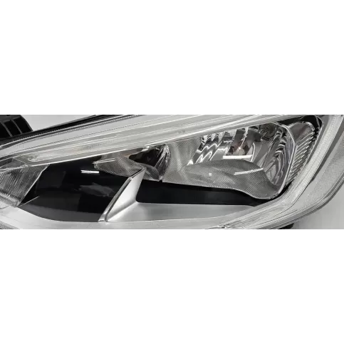 JX7B-13W030-AE фара передняя Ford Focus 2018