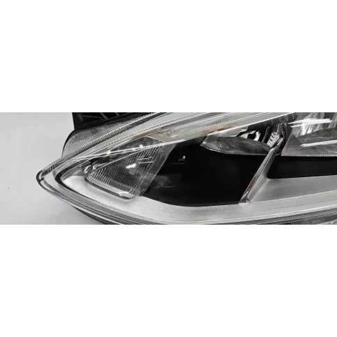 JX7B-13W030-AE фара передняя Ford Focus 2018