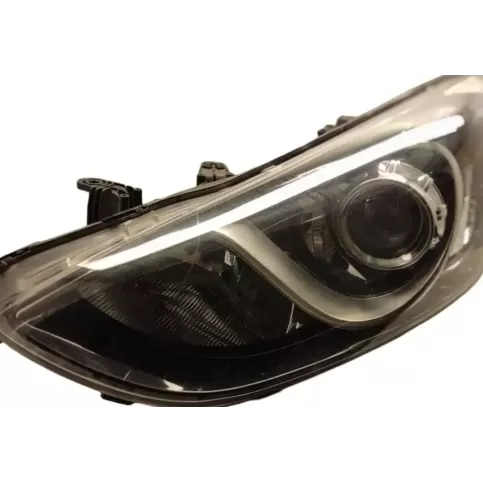 L009H30012 фара передня Hyundai i30 2013