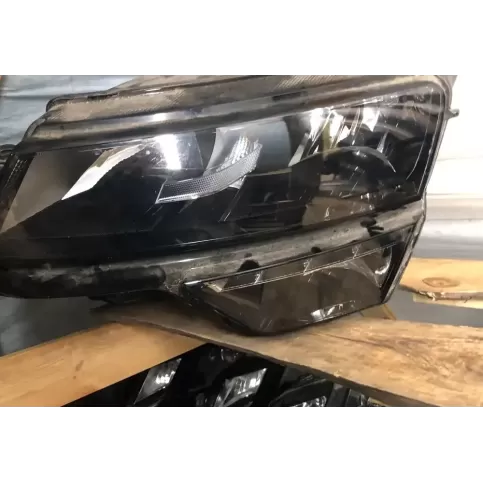 002050370 фара передняя Skoda Karoq 2017