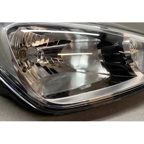 01043099900010 фара передняя Hyundai i10 2015