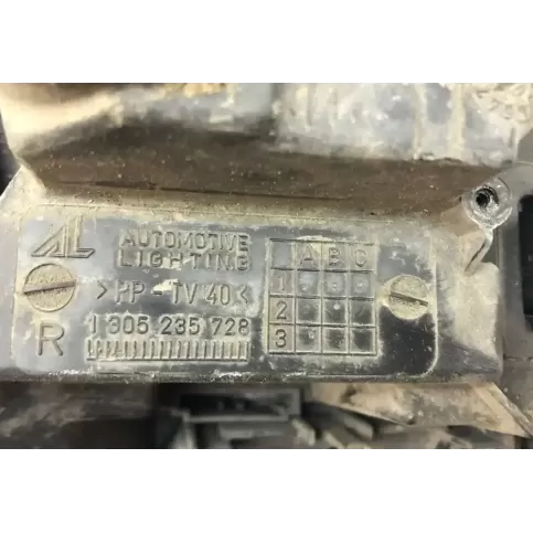 0301185272 фара передняя Land Rover Range Rover L322 2004