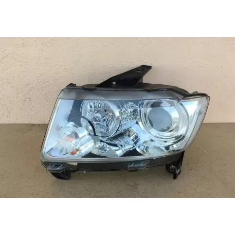 05182553AD фара передняя Jeep Cherokee 2011