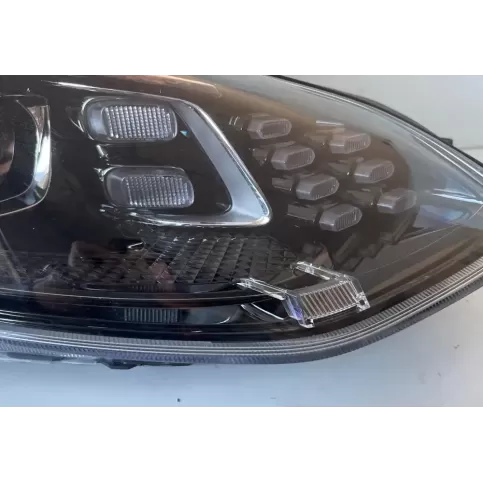 061020210545 фара передняя KIA Sportage 2020