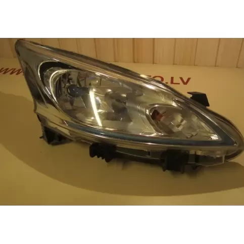 1EE01133402 фара передняя Nissan NV200 2014