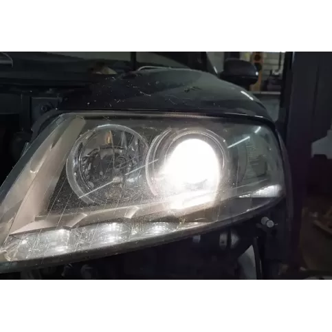 257200 фара передня Audi A6 S6 C6 4F 2009