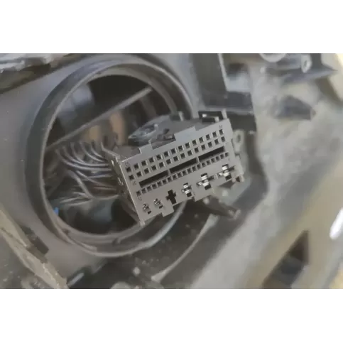 3263223 фара передняя Seat Tarraco 2020
