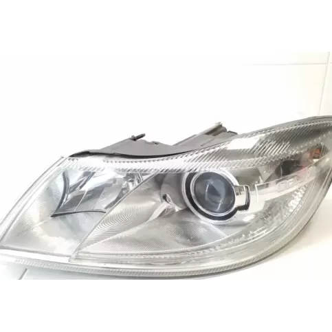 5DV00961000 фара передняя Nissan Qashqai 2013