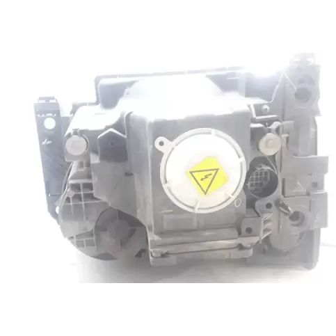5H2213W029KA фара передняя Land Rover Discovery 3 - LR3 2004