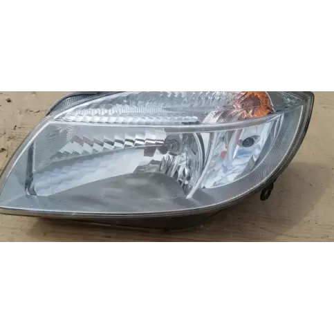 5J1941018A фара передняя Skoda Fabia Mk2 (5J) 2010