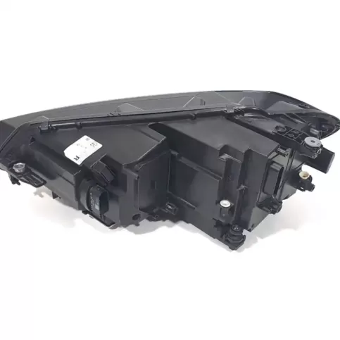 5TB941036 фара передня Volkswagen Touran III 2015