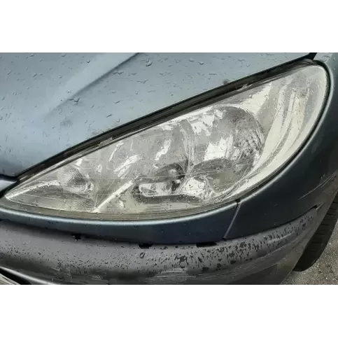 6208A0 фара передня Peugeot 206 2002