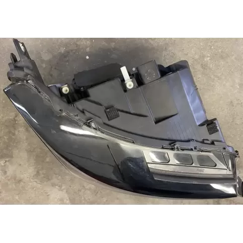 63118494338 фара передняя BMW i3 2018