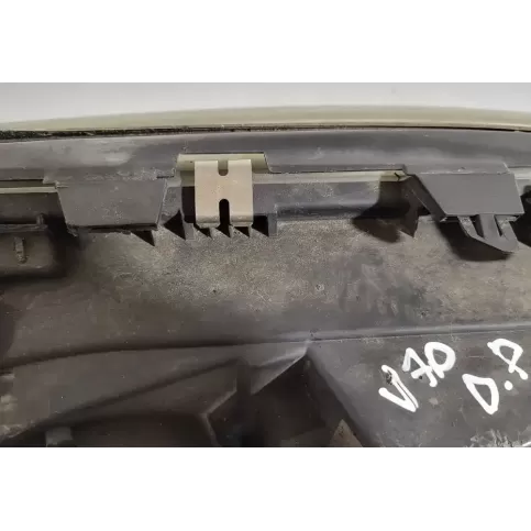89004806 фара передняя Volvo V70 2000
