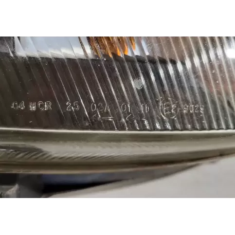89004806 фара передняя Volvo V70 2000