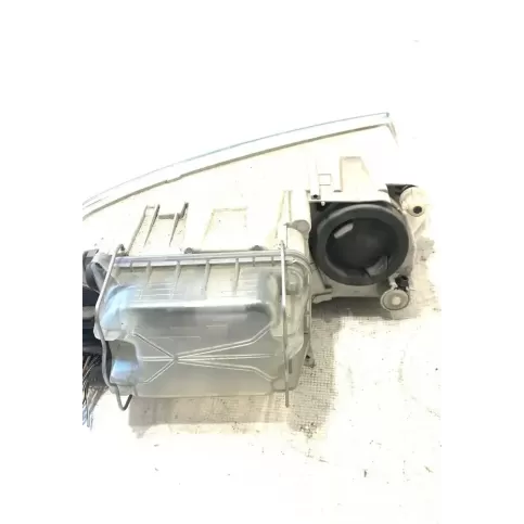 8HX13006CAF фара передняя Skoda Octavia Mk2 (1Z) 2006