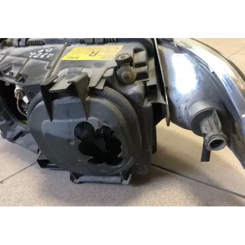 8N0941004BE фара передня Audi TT Mk1 1998