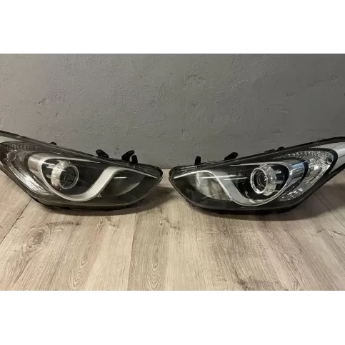 92101-A6020 фара передняя Hyundai i30 2015