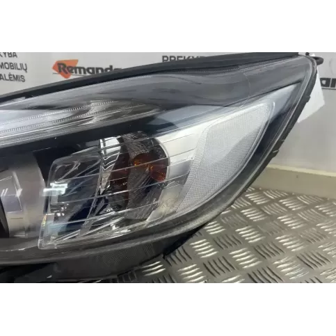 92101C5110 фара передняя KIA Sorento 2016