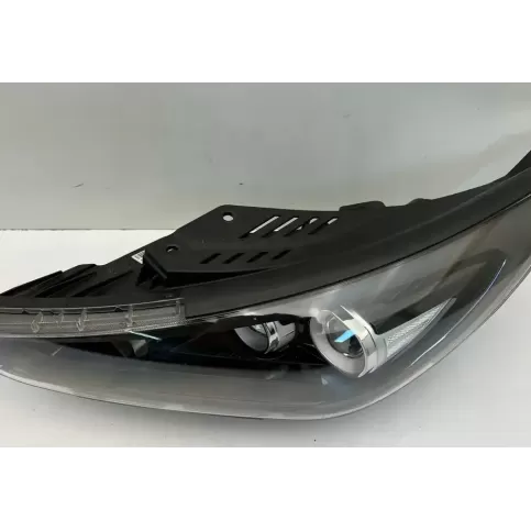 92101S0100 фара передняя Hyundai i30 2017