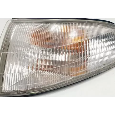 92301232 фара передняя Hyundai Scoupe 1990