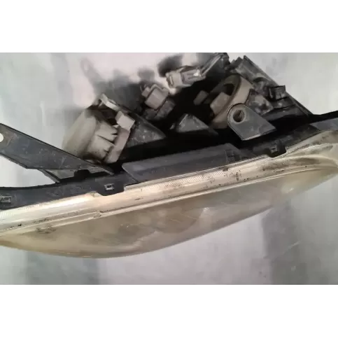9637466980 фара передняя Toyota Avensis T250 2005