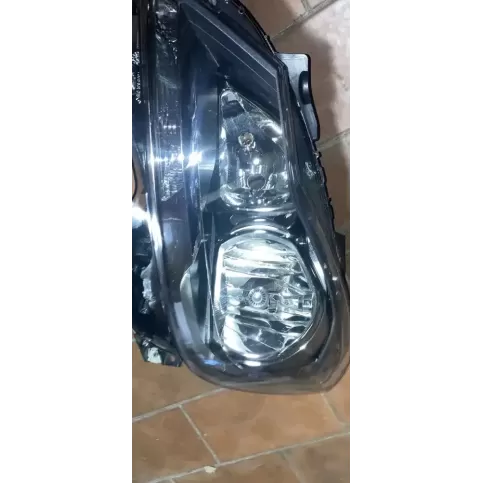 A2048209959 фара передняя Mercedes-Benz C W204 2012