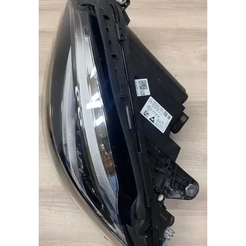 A2059065906KZ фара передняя Mercedes-Benz C W205 2019
